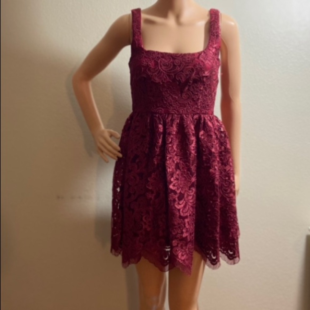 Dress women’s Size XL Color Red NWT